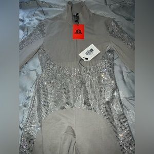 gsuwoo glacier set brand new never worn.